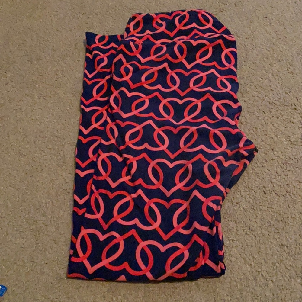 LulaRoe “Heart” Valentine’s DayTall/Curvy Leggings